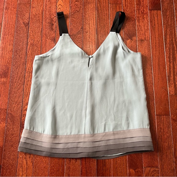 Banana Republic Silk Top Size S Petite Women’s Green Gray V Neck Tank Top Y2K - Picture 8 of 9